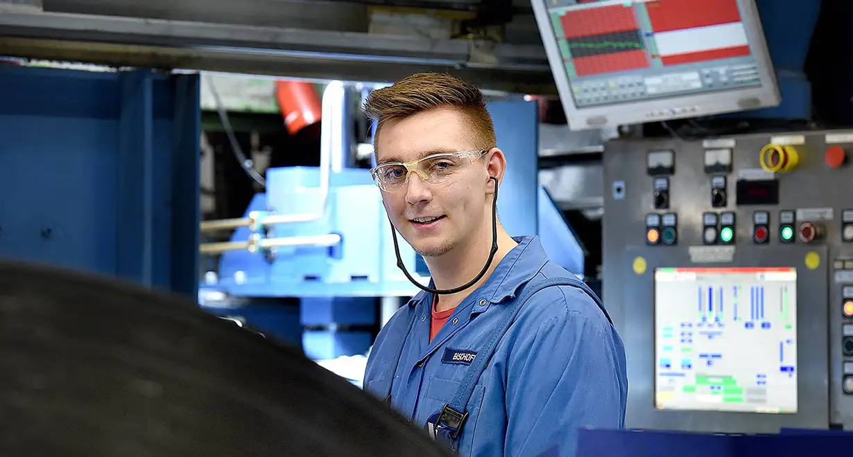 worker-in-factory